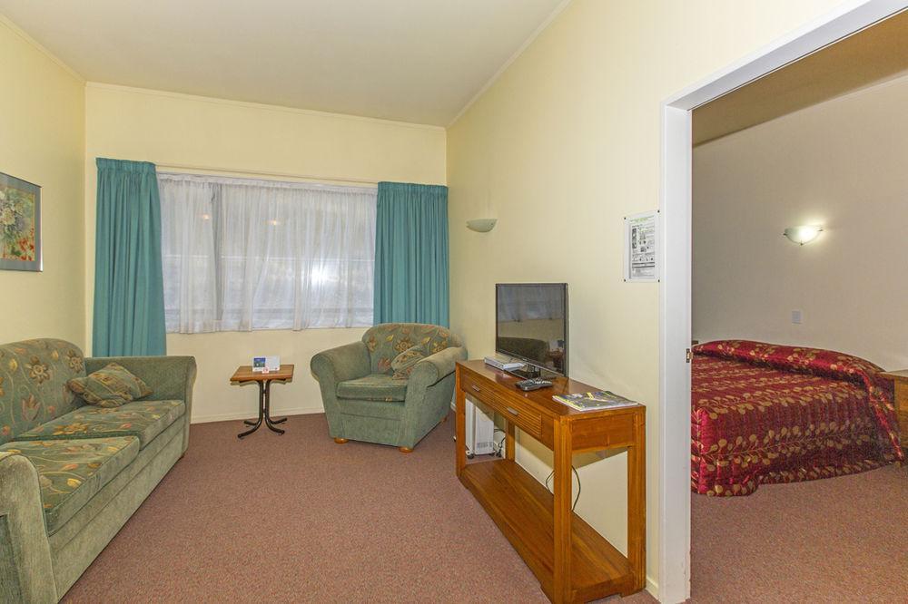 Fernhill Motor Lodge Lower Hutt Eksteriør billede